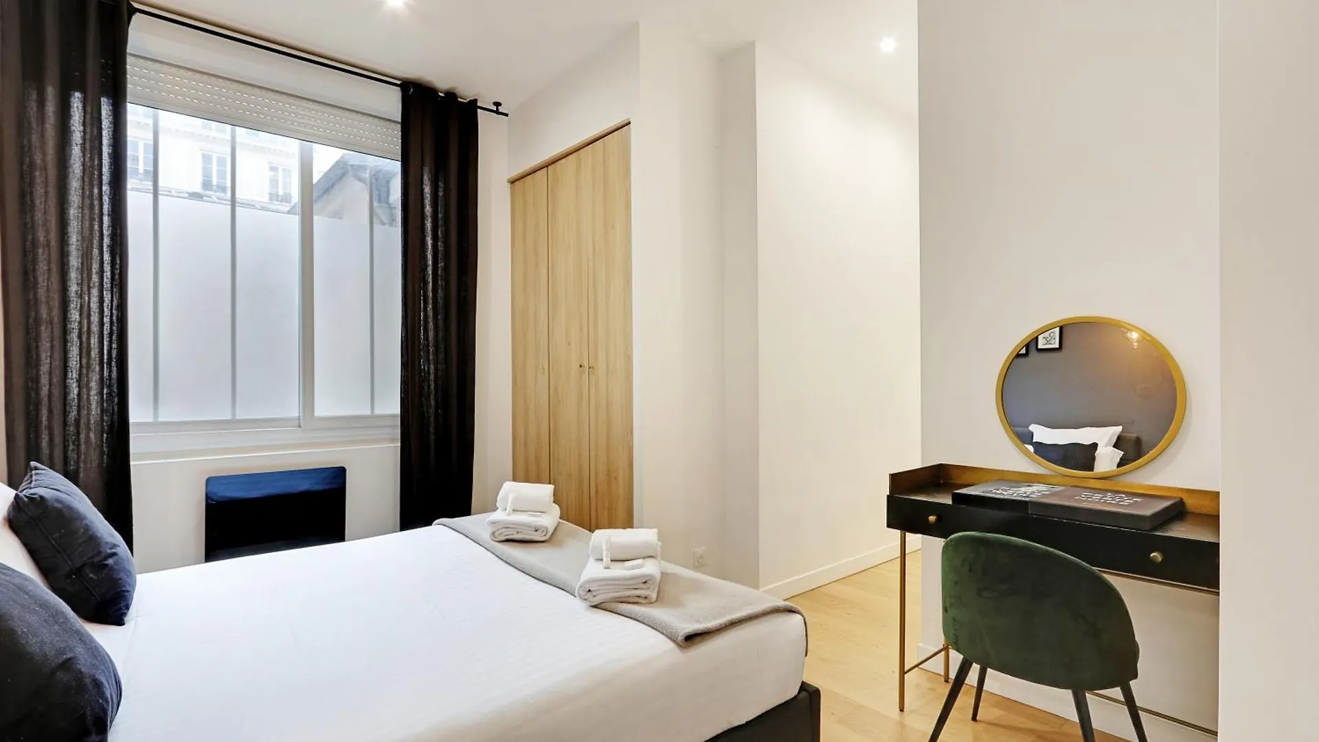 Apartment Off Majesti In Montmartre - Rue Pierre Fontaine *