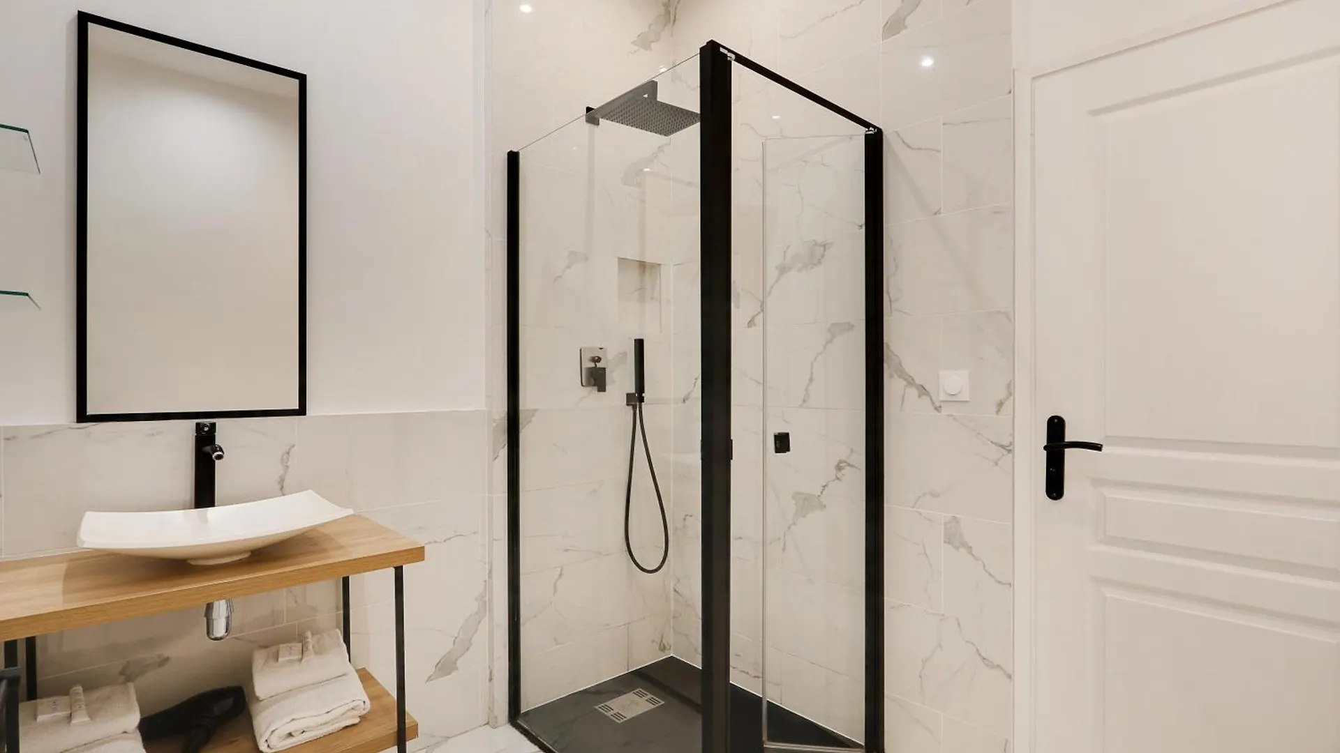 Apartment Off Majesti In Montmartre - Rue Pierre Fontaine