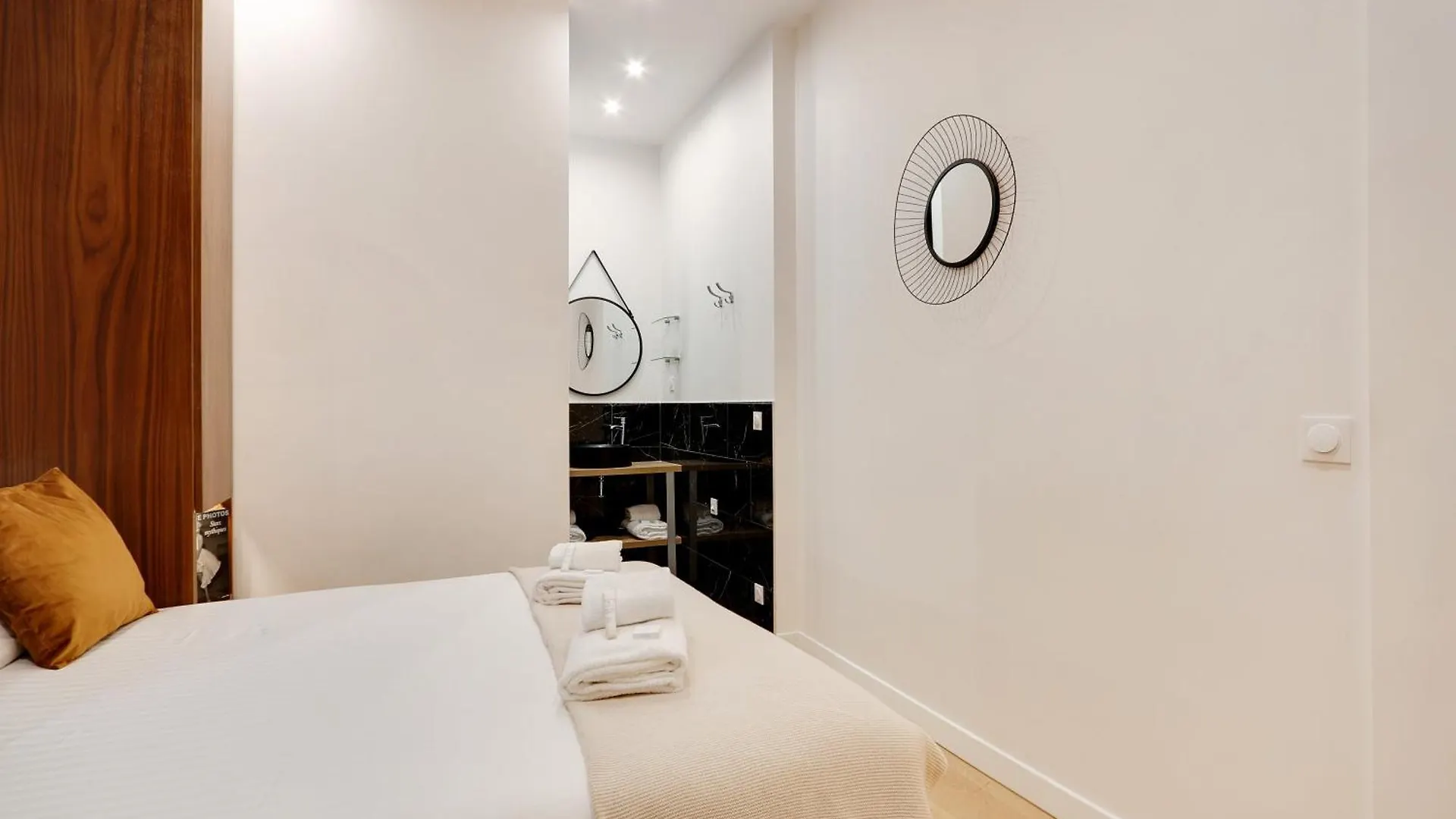 아파트 Off Majesti In Montmartre - Rue Pierre Fontaine 파리
