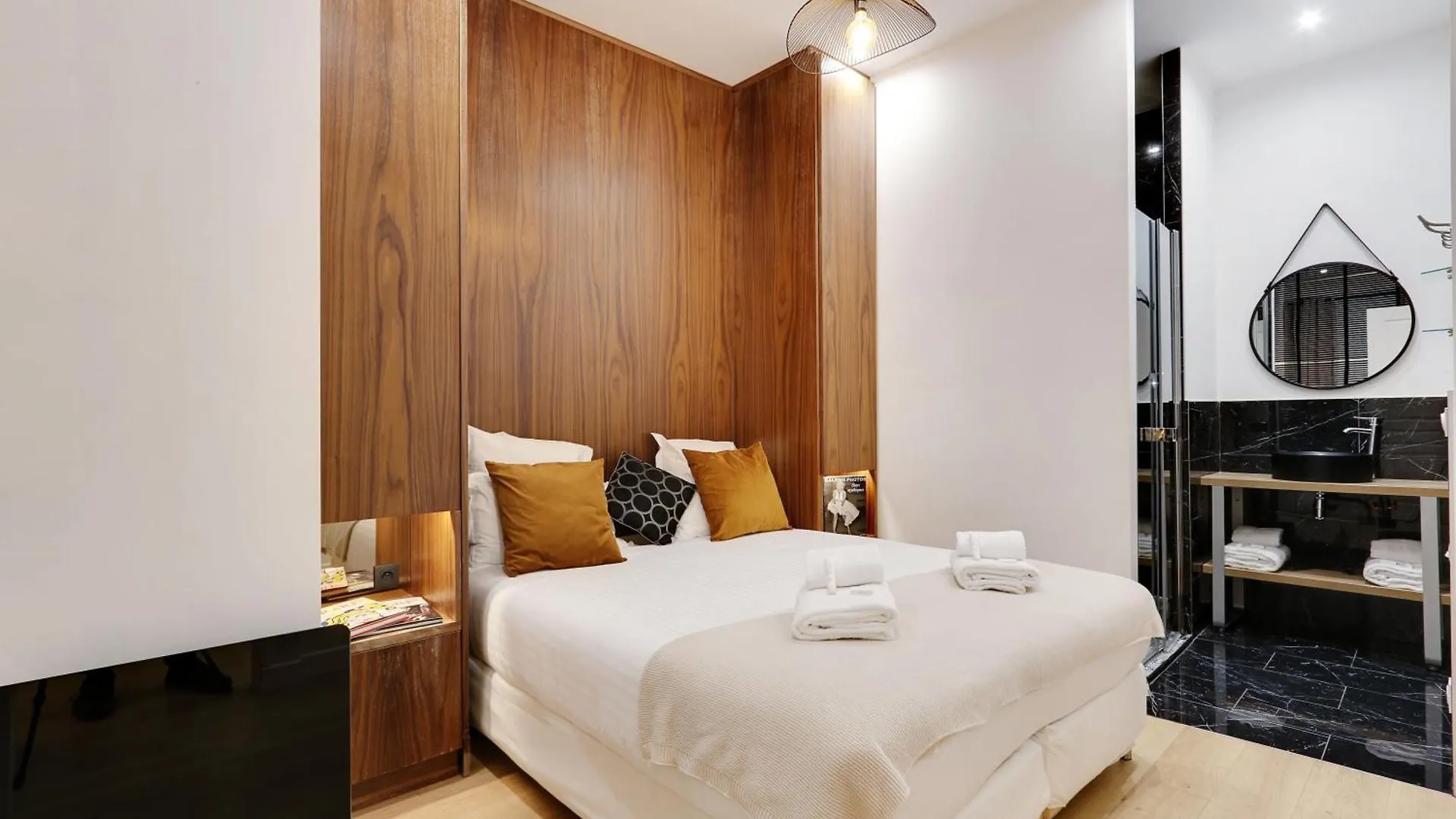 Off Majesti In Montmartre - Rue Pierre Fontaine 아파트