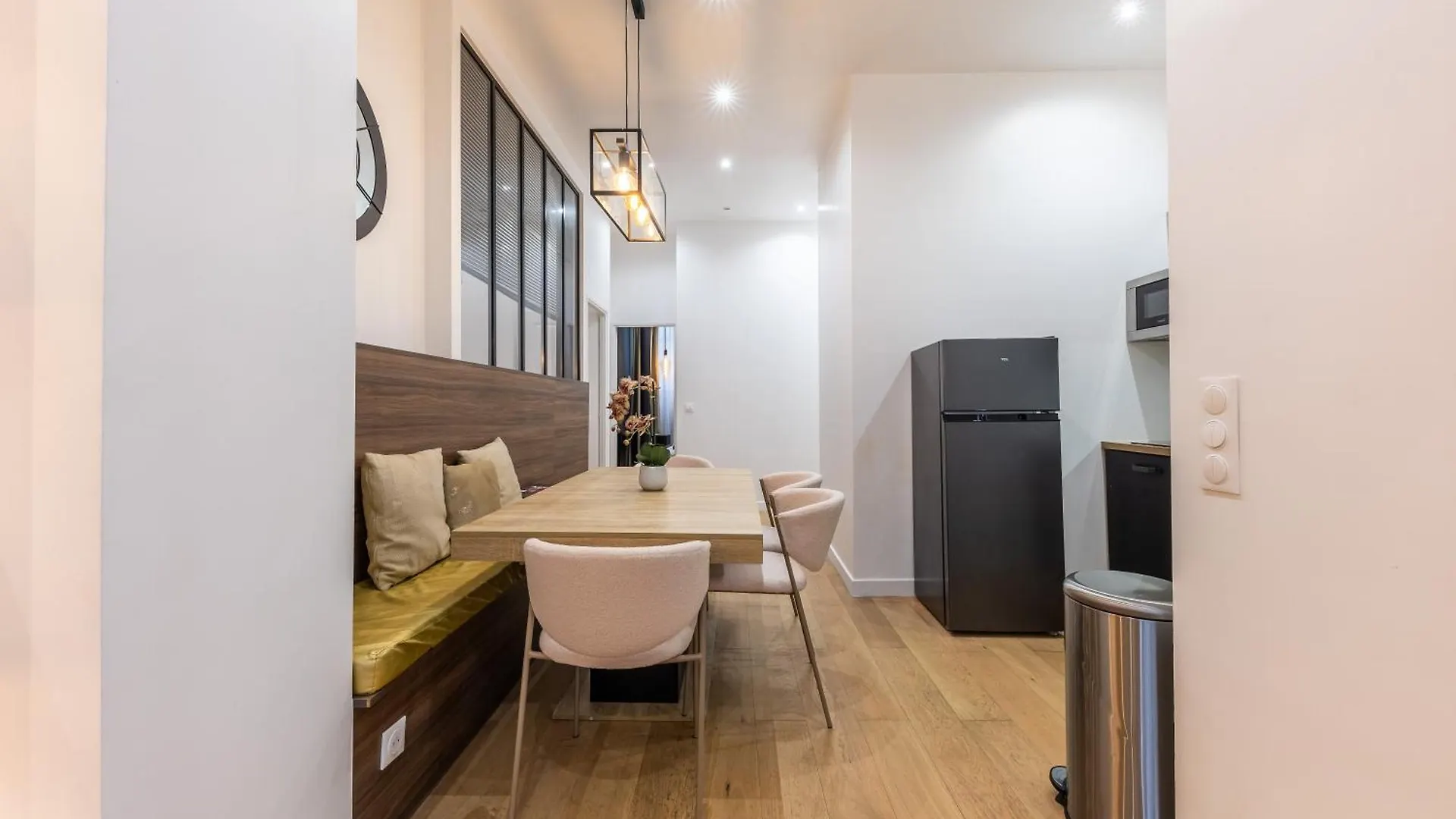 Off Majesti In Montmartre - Rue Pierre Fontaine 아파트 *